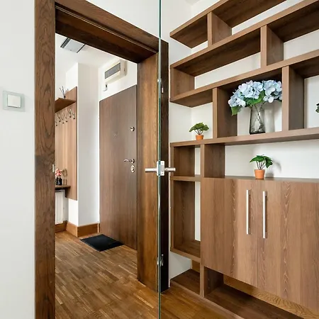 Rodzinny Z Parkingiem W Poznaniu By Renters 波兹南